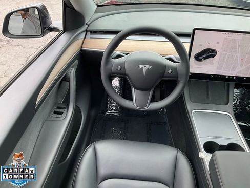 Used 2024 Tesla Model Y 2WD image 33