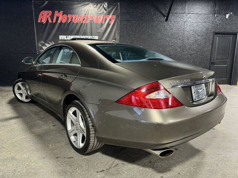 Used 2007 Mercedes-Benz CLS 550 image 3