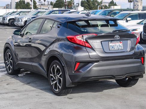 Used 2021 Toyota C-HR XLE image 7