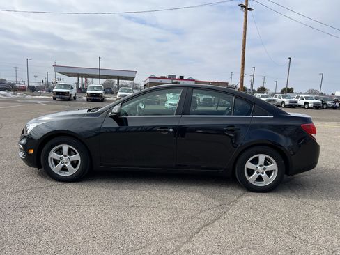 Used 2016 Chevrolet Cruze LT image 4