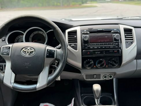 Used 2012 Toyota Tacoma PreRunner w/ SR5 Pkg RWD image 19