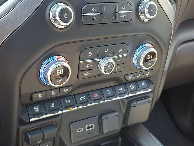 Used 2022 GMC Sierra 3500 Denali w/ Denali Ultimate Package AWD/4WD image 16
