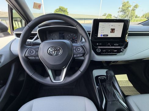 Used 2025 Toyota Corolla SE w/ SE Package FWD image 16