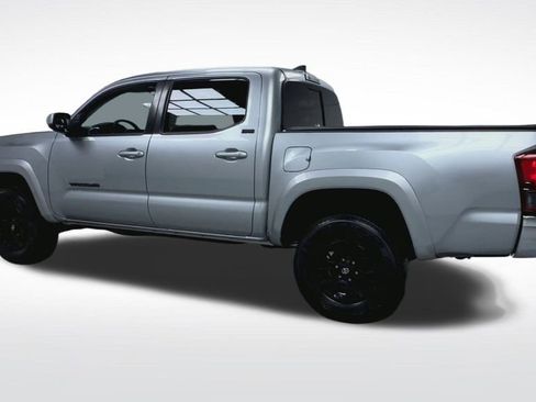 Certified 2022 Toyota Tacoma SR5 image 21