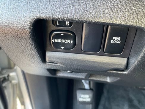 Used 2005 Lexus RX 330 image 24