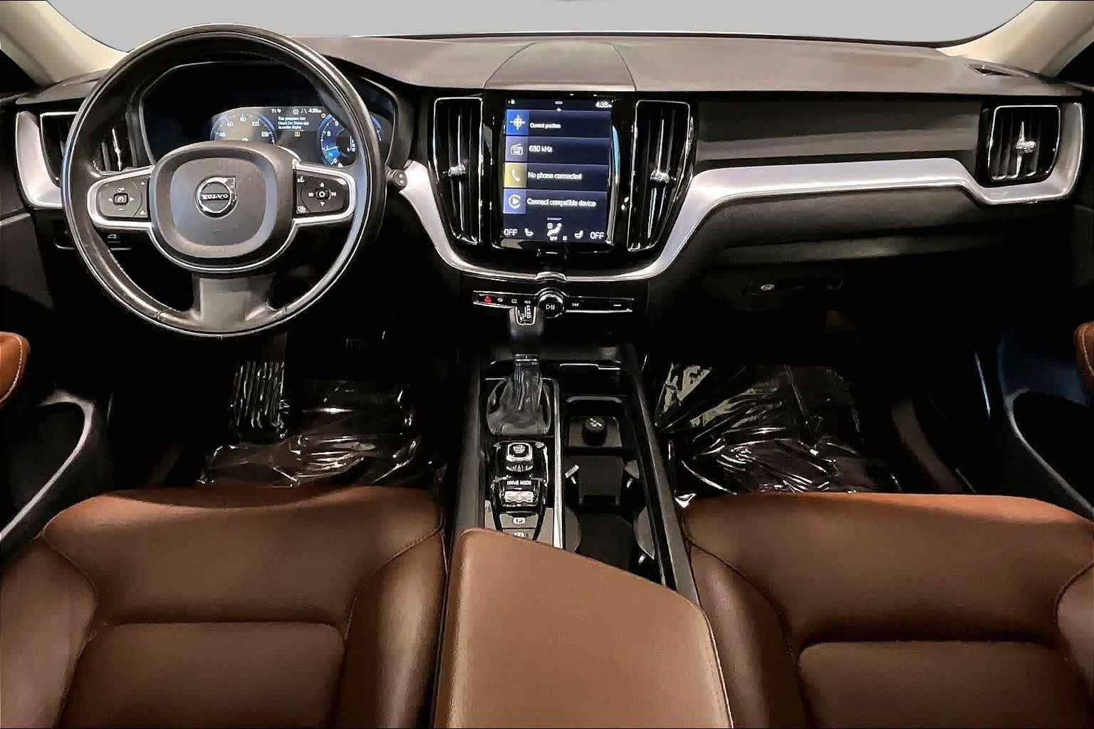 Used 2020 Volvo XC60 T5 Momentum w/ Protection Package Premier AWD/4WD image 15