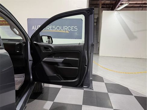 Used 2022 Chevrolet Colorado LT w/ Fleet Safety Package image 23