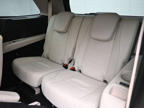 Used 2023 Mercedes-Benz GLS 450 4MATIC image 30