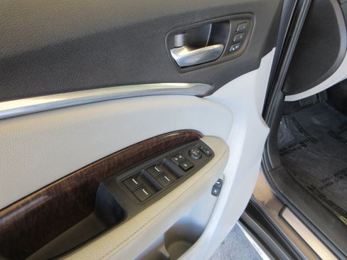 Used 2018 Acura MDX SH-AWD image 32