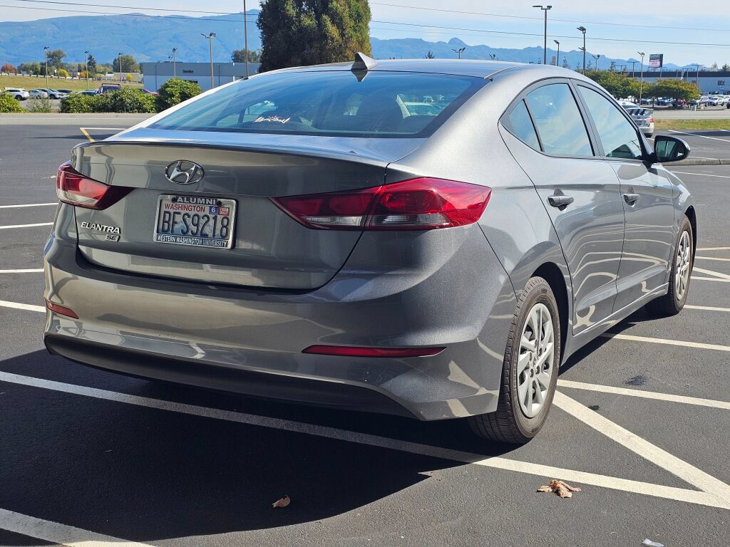 Used 2017 Hyundai Elantra SE FWD image 5