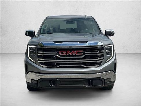 Used 2024 GMC Sierra 1500 SLT image 2