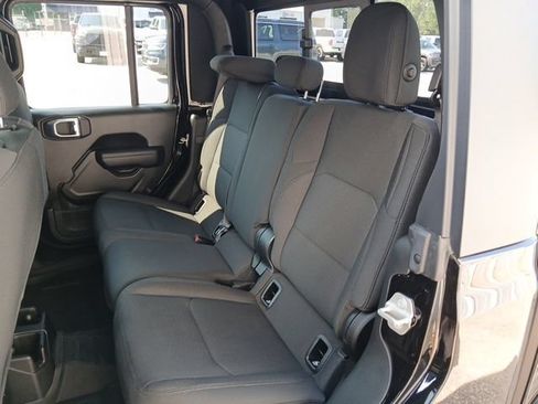 Used 2023 Jeep Gladiator Sport AWD/4WD image 27