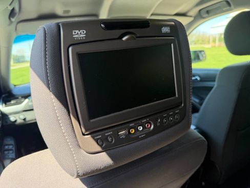 Used 2017 Chevrolet Suburban LS AWD/4WD image 12