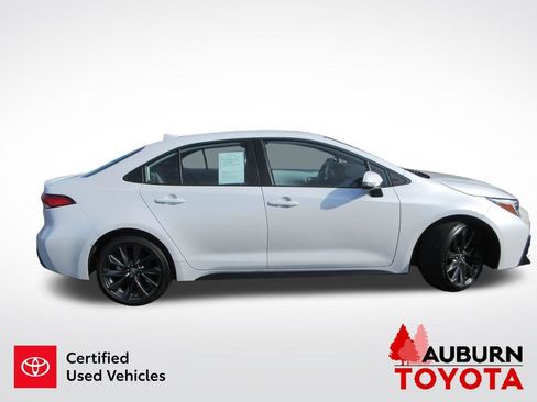 Certified 2025 Toyota Corolla SE w/ Convenience Package FWD image 3