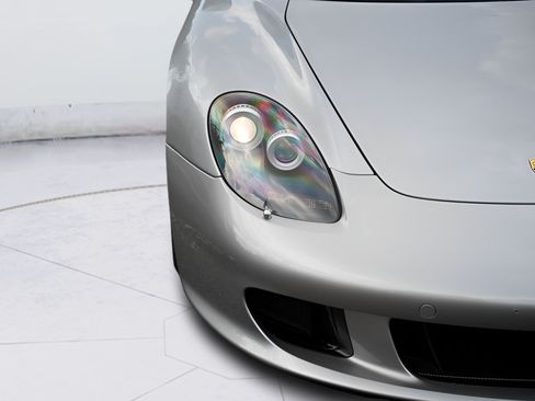 Used 2005 Porsche Carrera GT RWD image 6