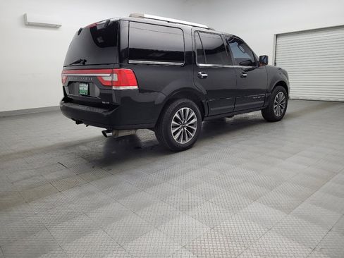 Used 2016 Lincoln Navigator Select image 9