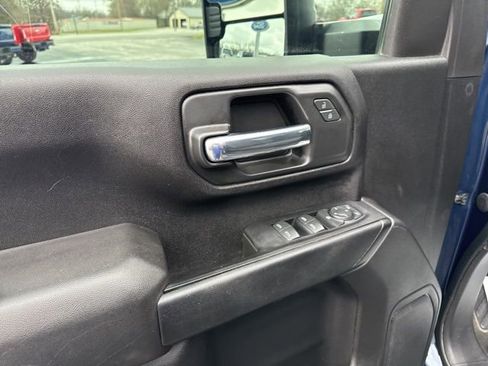 Used 2022 Chevrolet Silverado 2500 Custom w/ Custom Convenience Package image 10