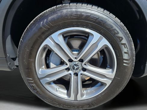 Used 2019 Mercedes-Benz GLC 300 4MATIC image 29