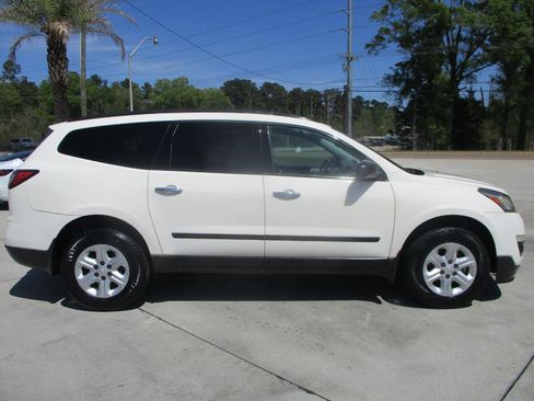 Used 2014 Chevrolet Traverse LS image 14