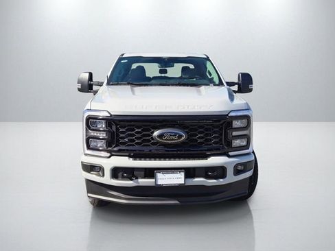 New 2026 Ford F250 XLT w/ XLT Premium Package AWD/4WD image 2