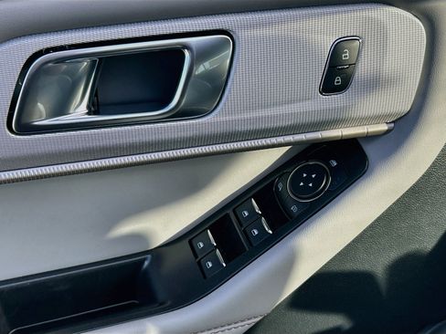 New 2026 Ford Explorer Active RWD image 13