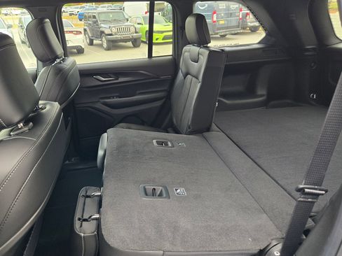 New 2025 Jeep Grand Cherokee image 25