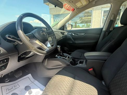 Used 2018 Nissan Rogue SV FWD image 9