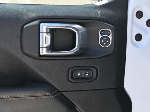 Used 2025 Jeep Wrangler Sahara w/ Safety Group image 30