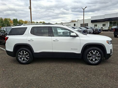 Certified 2023 GMC Acadia SLT image 7