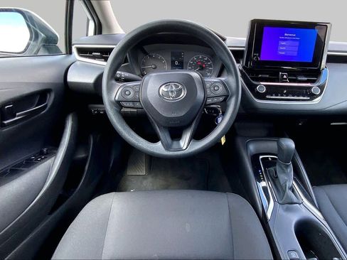 Used 2025 Toyota Corolla LE FWD image 5