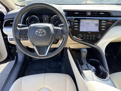 Used 2020 Toyota Camry LE FWD image 17