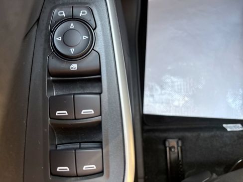 Used 2024 Chevrolet Trax LS w/ LS Convenience Package FWD image 18