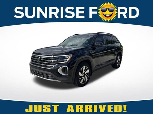 Used 2025 Volkswagen Atlas SE FWD image 1