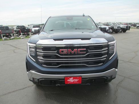 Used 2022 GMC Sierra 1500 SLT w/ SLT Premium Package image 13