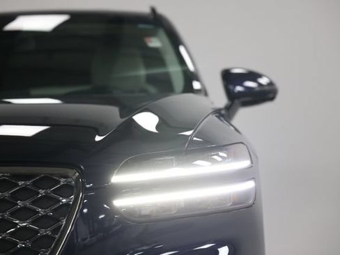 Used 2023 Genesis GV70 3.5T Sport w/ Sport Prestige Package AWD/4WD image 3