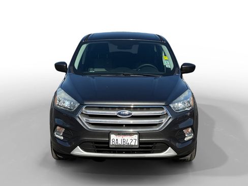Used 2017 Ford Escape SE image 8