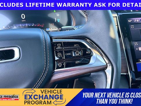 Used 2023 Jeep Grand Cherokee Summit AWD/4WD image 16