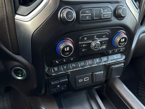 Used 2020 Chevrolet Silverado 2500 LTZ w/ LTZ Premium Package image 23