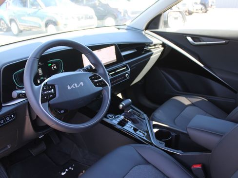 New 2026 Kia Niro EX FWD image 21