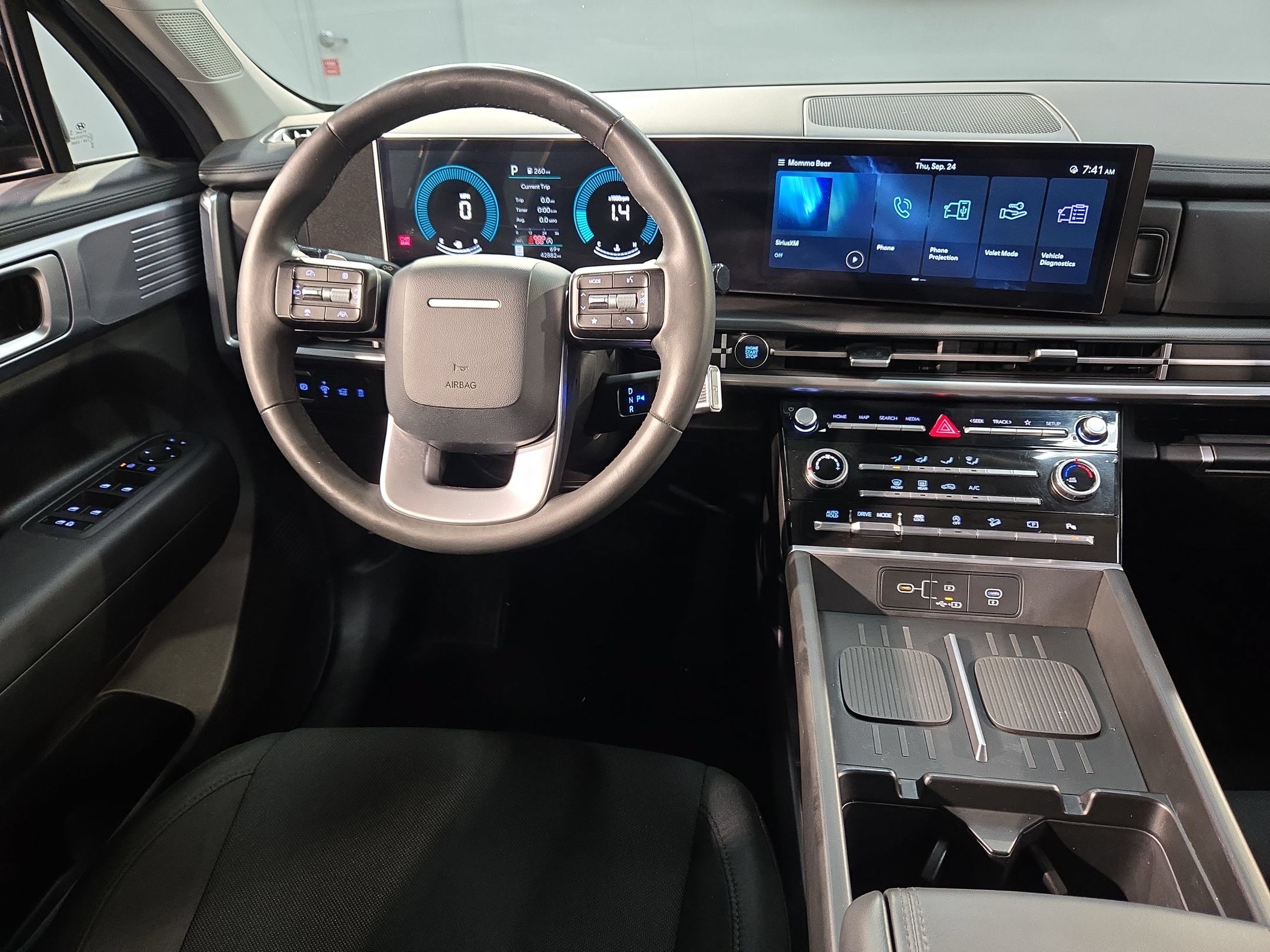 Used 2025 Hyundai Santa Fe SE AWD/4WD image 9