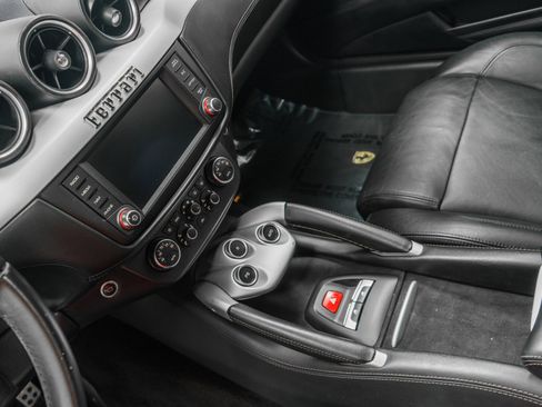 Used 2015 Ferrari FF image 27