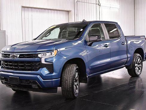 Used 2024 Chevrolet Silverado 1500 RST w/ Max Trailering Package image 3