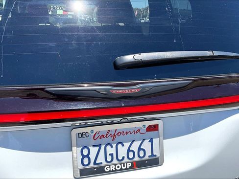 Used 2021 Chrysler Pacifica Limited AWD/4WD image 30