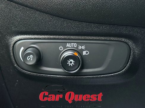 Used 2018 Chevrolet Equinox LT w/ Sun & Infotainment Package image 30