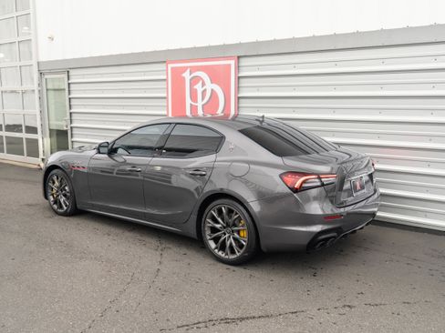 Used 2022 Maserati Ghibli Trofeo image 38