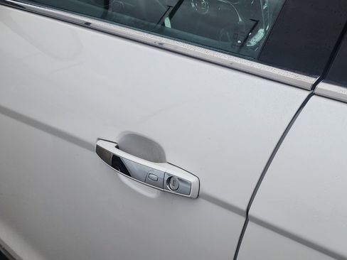 Used 2015 Cadillac SRX Premium w/ Driver Assist Package image 6