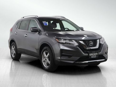 Used 2019 Nissan Rogue SV w/ Sun & Sound Touring Package image 7