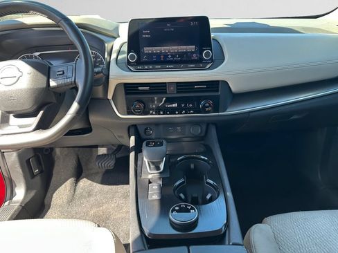 Used 2025 Nissan Rogue SV AWD/4WD image 12