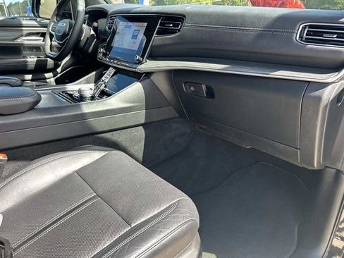 Used 2024 Jeep Wagoneer Series II w/ Flexible Seating Group image 19