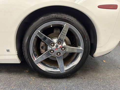 Used 2006 Chevrolet Corvette Coupe w/ Preferred Equipment Group image 7